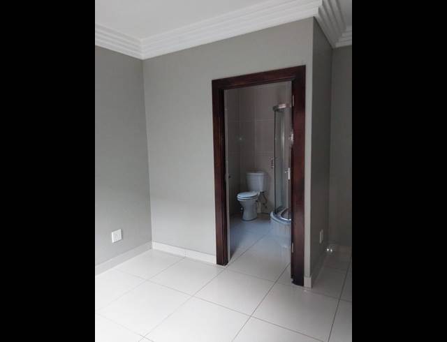 3 BEDROOM APARTMENT FOR SALE IN EVELEIGH